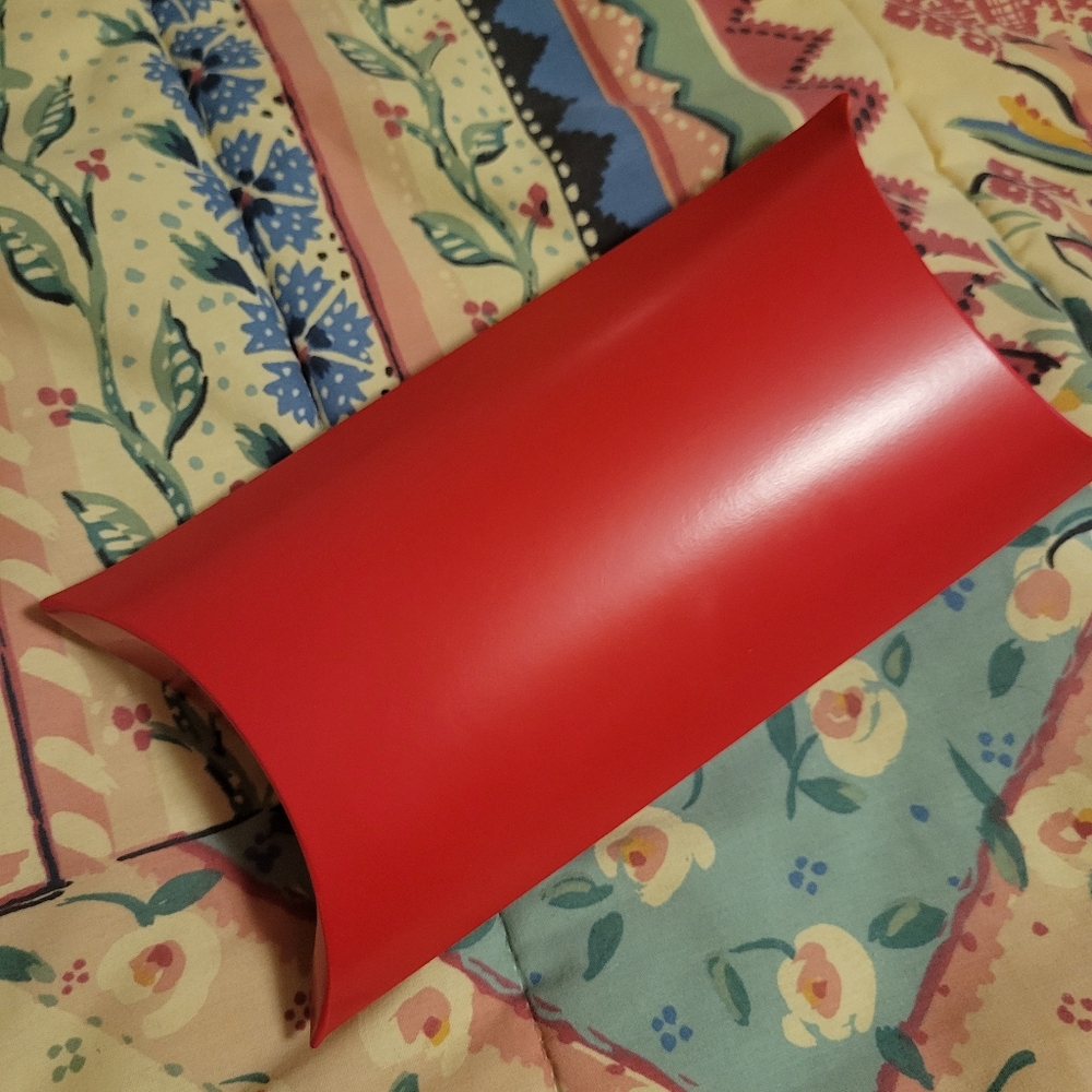 Red Pillow Pouch Style Folding Boxes (25ct) ~ Gifting ~ Christmas ~ Party Favors